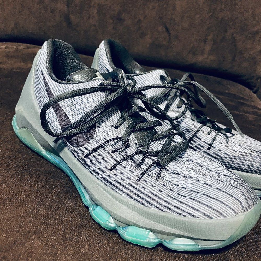 Mint NIKE KD 8 Grey Seafoam Green 7Y or 8.5 Womens
